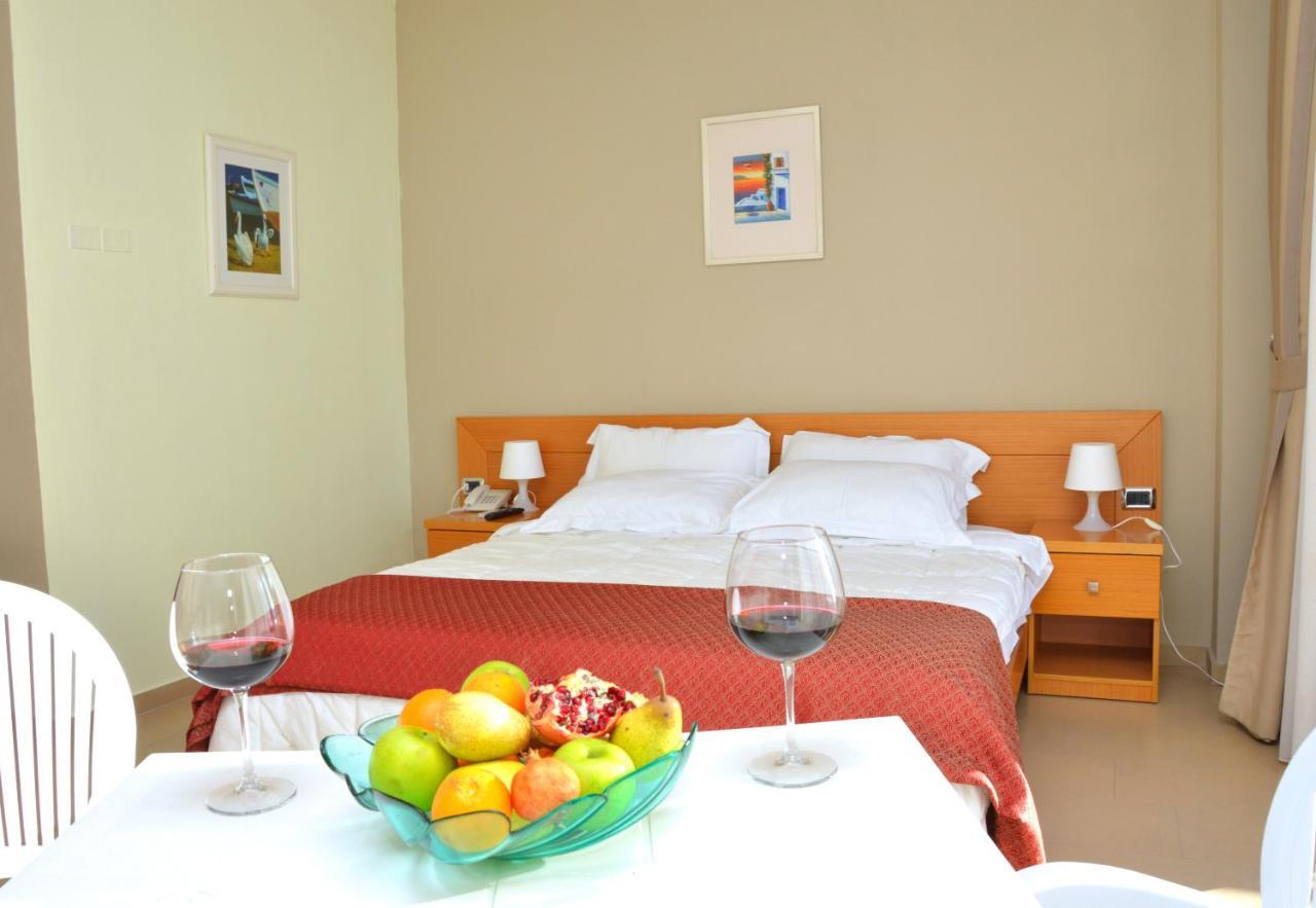 Pastarella Beachfront Resort Orikum Buitenkant foto