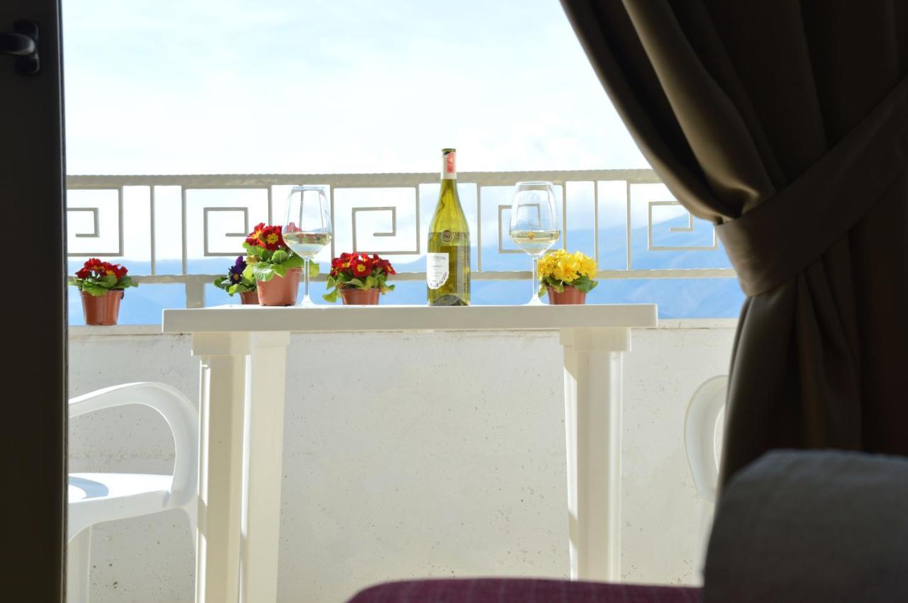 Pastarella Beachfront Resort Orikum Buitenkant foto
