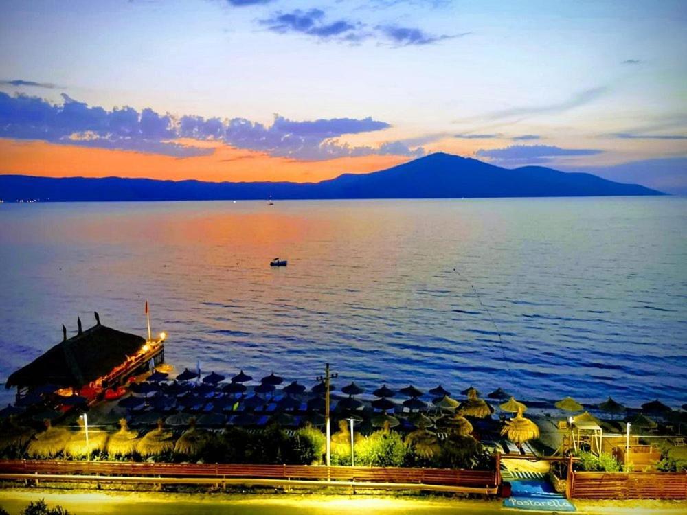 Pastarella Beachfront Resort Orikum Buitenkant foto